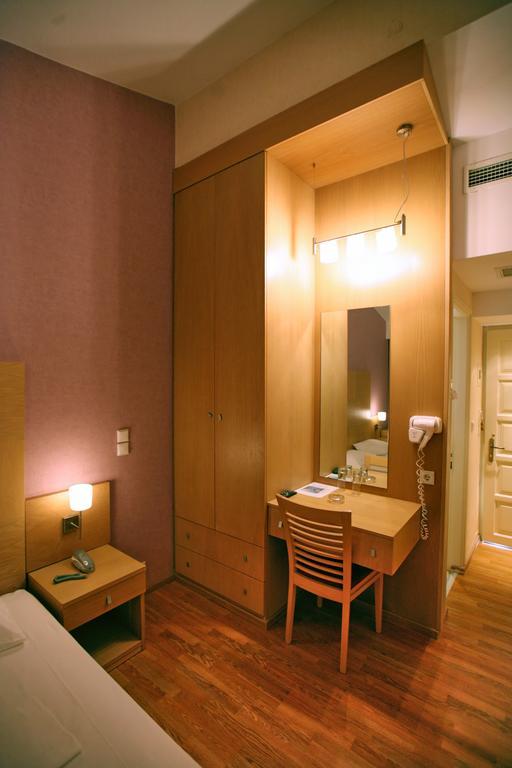 Sandy Bay Hotel Plomari Стая снимка