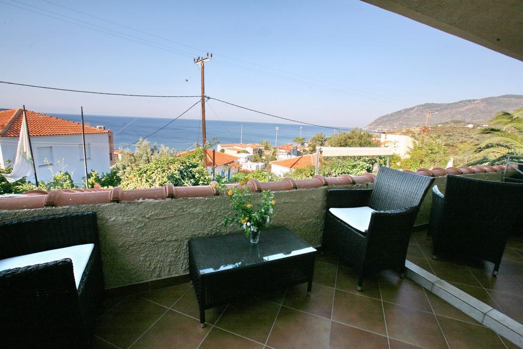 Sandy Bay Hotel Plomari Екстериор снимка