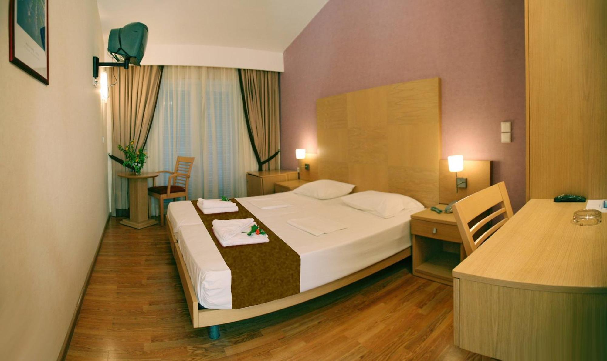 Sandy Bay Hotel Plomari Стая снимка