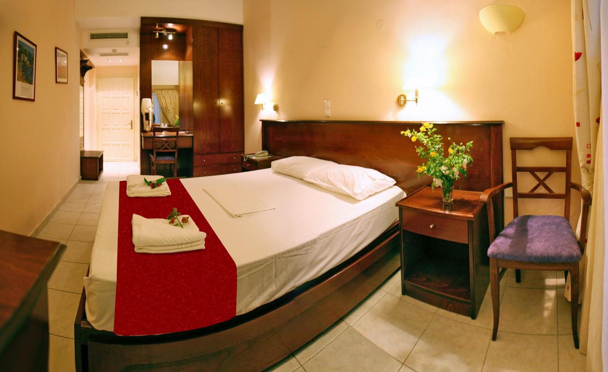 Sandy Bay Hotel Plomari Стая снимка