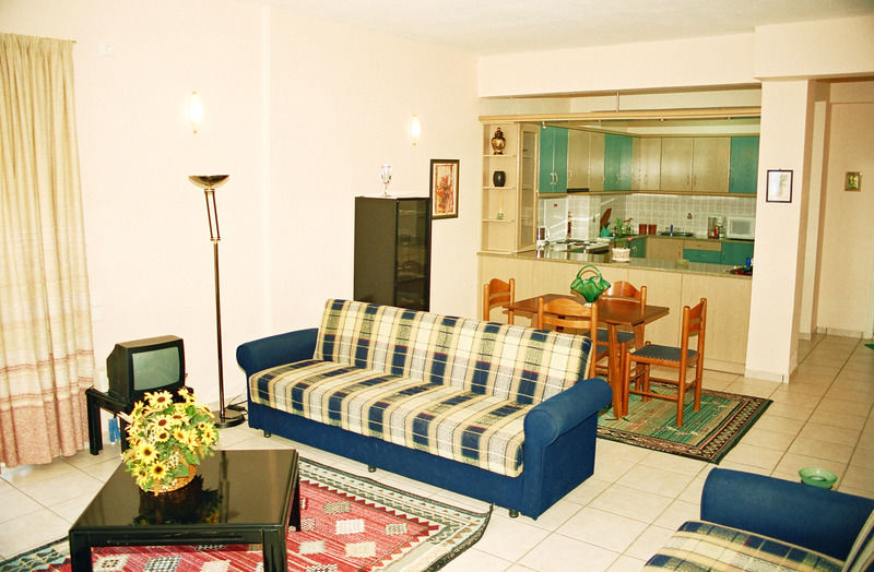 Sandy Bay Hotel Plomari Екстериор снимка