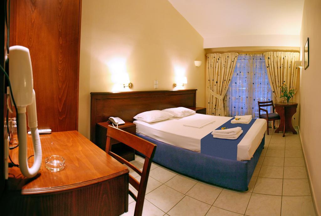 Sandy Bay Hotel Plomari Стая снимка