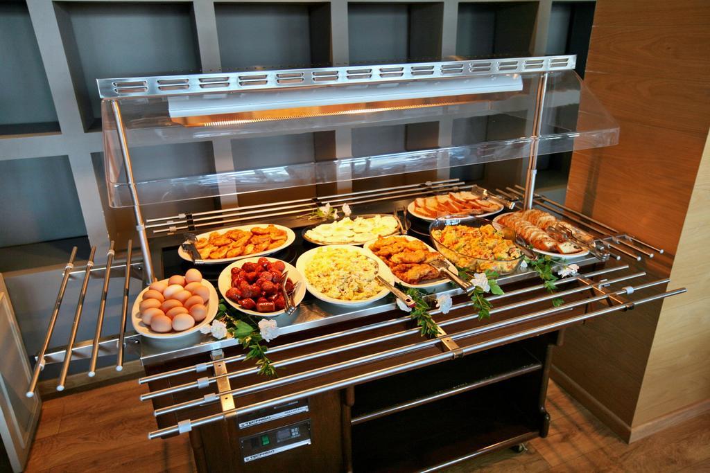 Sandy Bay Hotel Plomari Екстериор снимка