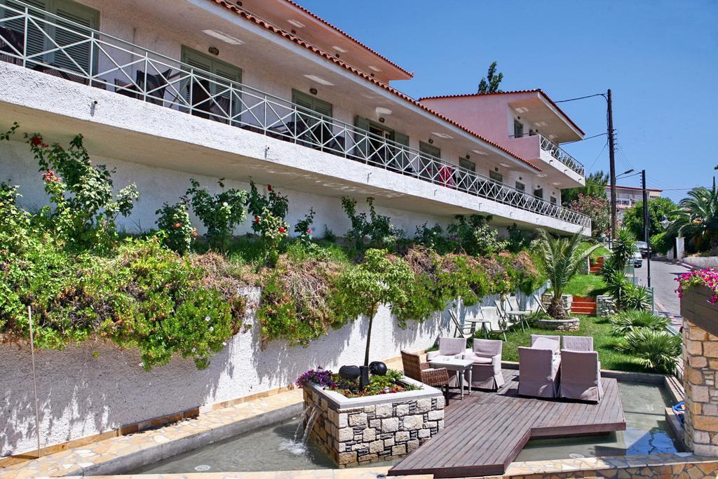 Sandy Bay Hotel Plomari Екстериор снимка